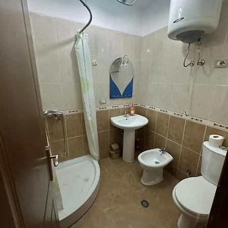 Cozy In The City Center Apartment Shkoder