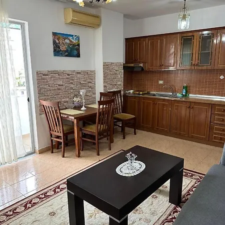 Cozy In The Center *